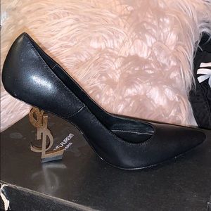 YvesSaintLaurent OPYUM pump (black) with gold heel